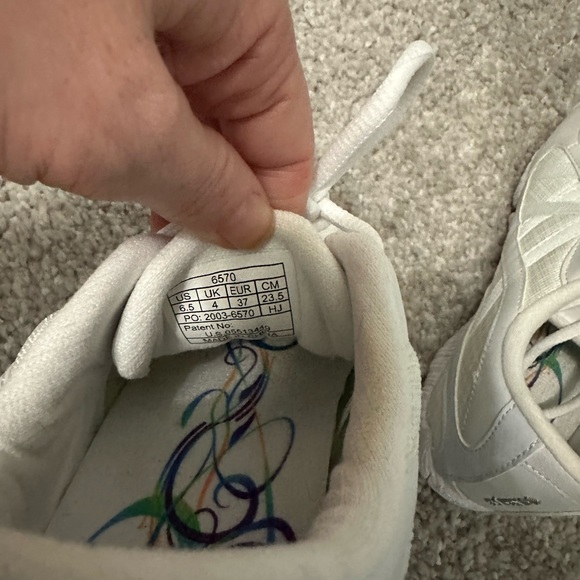 White Kappa cheer shoes - Picture 2 of 4
